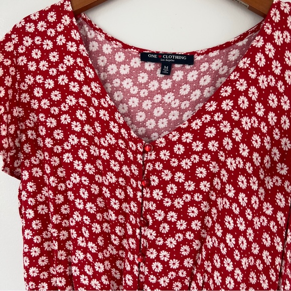 Red short sleeve top - Picture 2 of 4